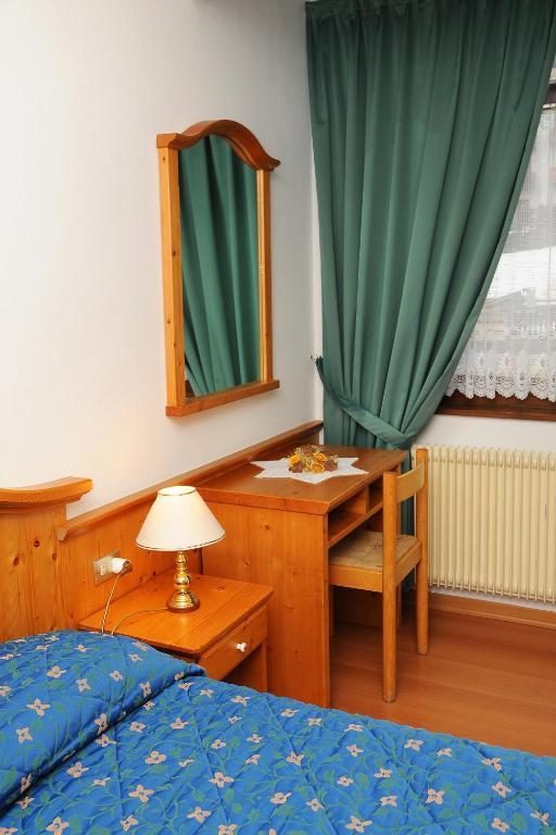 Residence Marisol Camere & Appartamenti - Mezzana Centre Ruang foto