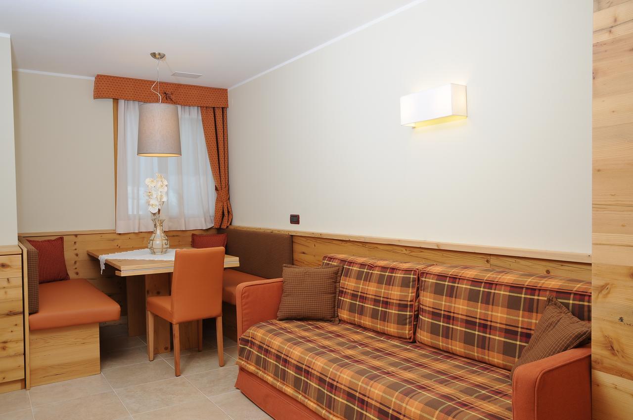 Residence Marisol Camere & Appartamenti - Mezzana Centre Bagian luar foto